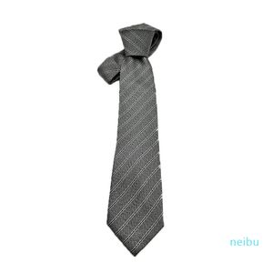 Cravatta casual da uomo al 100% seta leggera Luxury Grey Stripes Leader Necktie Meeting Party Spot