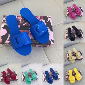 Toppdesigner tofflor brev lyxiga luxe claquette för kvinnors damer sommar pantoufle skjutbanor skjutreglage sandaler kvinna mules sandles strandskor