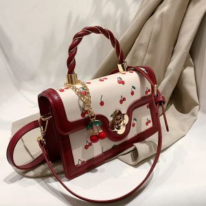 Bags Exquisite Small Bags Women New Fashion Versatile Messenger Bag Sweet Cherry Square Chains Crossbody Bags Wallet Purse