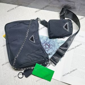 Moda Üçgen Çanta Kadın Men Tasarımcı Çanta Lady Crossbody Tote Hobo Omuz Cüzdanlar Kalite Çantalar Mini Cüzdan Çantası Seyahat Büyük Debriyaj Plaj Çantaları Under Emblet Bag