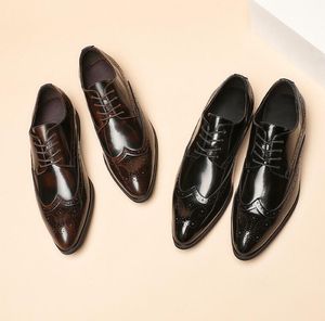 Business de calçados sociais masculinos elegantes Oxfords Sapatos formais do cavalheiro Homens homens