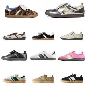 2024 Summer Designer Vegan Og Casual Shoes for Men Women Trainer Copertura Black Black Bonners Black Black Coll Egiate Green Gum Green in stile Sneaker sportivi piatti