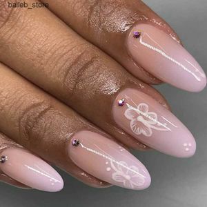 Falska naglar 24st Gradient Pink Fake Nagel Tips med blommedesign Korean Sweet Press på naglar fullt omslag Enkla mandel Fake Nails för Lady Y240419 Y240419