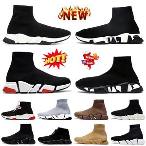 Calzini a velocità di lusso di alta qualità Trainer 2.0 OG Original Neon Platform Bombardiere in gomma Designer Scarpe casual Scarpe da donna Mens Red White Black Slip-On Sports Sneakers