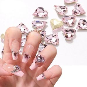 3D Pink Heart Nail części Dekoracja Niedźwiedź kokardy motyla żywica paznokci kryształowe urok akcesoria manicure motyla manicure