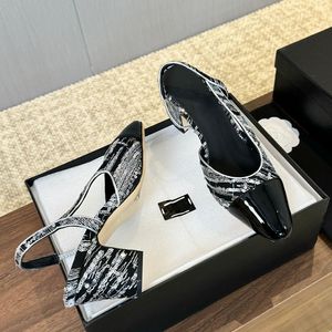 24SS Женская Slingbacks Trade Обувь для обуви коренастые каблуки дизайнер дизайнер на блестящем бархатном твиде