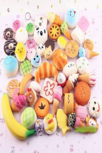 30pcspack Squishies langsam aufsteigende matschige zufällige Süßigkeiten Eiscreme -Kuchen Brot Erdbeerbrot Charme Telefonbänder weiche Obst Kid4797069