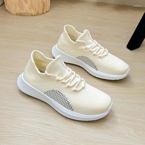 Scarpe casual Comemore sneaker per donne 2024 Coppia estiva Mesh Mesh Lightweight Lightweight Shoe Uomini da donna