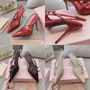 파티 포인트 발가락 여자 하이힐 여성 드레스 신발 디자이너 신발 여자 Miui 펌프 Mary Jane Triangle Buckle Patent Leather High Heigh Heigh Heels Wedding Stiletto Shoe