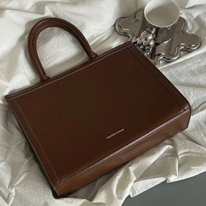 Briefcases New Korean Style Briefcase Advanced Sense Tote Bag Crossbody Retro Handbag
