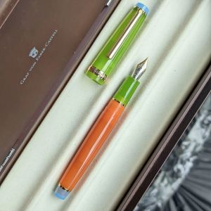Pens Jinhao 82 Durchscheinende Farb -Matching -Serie Kalligraphie Pen Exquisite Student Cute Mini Fountain Pen