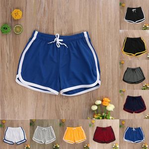 Summer Mens Sport Shorts Fashion Solid Color Slimd Fit Elastic midja Korta byxor Träning Gym Kör snabb torr 240412