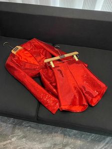 Kadınların izleri Shinny Red Sequins Lady Bahar Yaz Şık Ofis Takım Tek Düğmesi Blazer Düz Şort Sokak Giyim Kadınlar 2 PCS