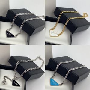2023 NYA P Triangelhalsband för kvinnor Luxury Party Fashion Chain Necklace Jewelry Designer Holiday Gift254w