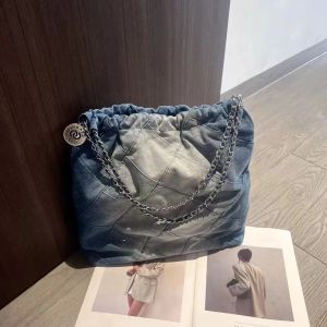 Çantalar moda yeni denim 22 torba lüks büyük tote çanta kadınlar için tasarımcı zincirleri büyük omuz çantası bayan çapraz vücut çantası mavi denim çantalar