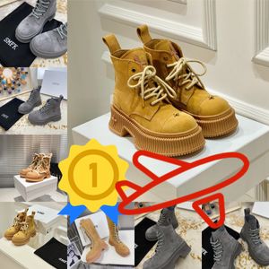 2024 Designerstövlar Populära trendiga kvinnor Korta booties Ankel Boot Luxury Soles Womens Party Heel Size 35-40 Desert SMFK GAI Gratis frakt