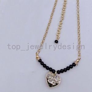 Luxury Heart Pendant Brand Letter Designer Necklace Design Letter Pendants Pearl Chains Famous Men Women Diamond Necklace 18K Gold Choker Jewelry Accessories Gift