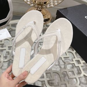 Designer slippers, flip flops, high-quality, fashionable and minimalist