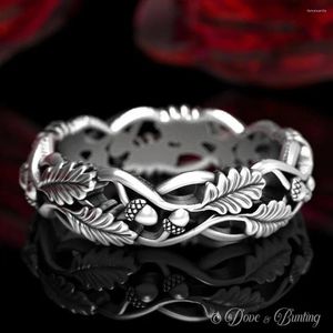 Anéis de casamento Filial de personalidade criativa e padrão de torção de folhas femininas Vintage Ring Jewelry Gift Wholesale