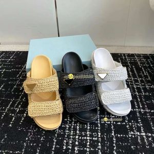 Модные соломенные плетения Slipers Sandal