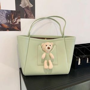 Sagne a tracolla Pure Color Large Tote Bag 2024 Fashion PU Leather Donne's Designer Bear Decoration Borse Diagonali