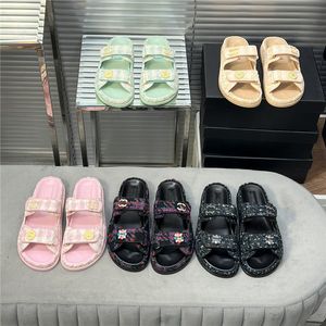 Nyaste högkvalitativa strand tofflor Sandaler skor kvinnor äkta läder slingback flip flops sandaler plattform platt berömt varumärke Sewing Beach Flats Designer Shoes