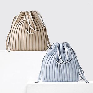 Shoulder Bags Brand Design Women's Bucket Bag PU Leather Fold Stripe Lady Messenger 2024 Handbag