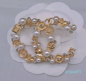 Designer Brosches Pins Pearl Crystal Rhinestone High Quality Luxury Vintage Retro Temperament Ladies Brosch4856388