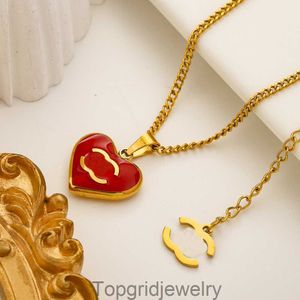 Berühmter neuer Stil Designer Herz Anhänger Halsketten Luxusmarke Doppelbuchstaben 18k Goldbeschichtung Halskette Verknüpfungsketten Clavicular Chain Fashion Schmuckzubehör Accessoires