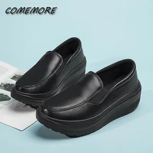 Lässige Schuhe Frauen Frühlings Sommer PU Leder Soft Außensohle Arbeit weibliche schwarze Plattform Keile Absätze Frau Plus Size Round Head