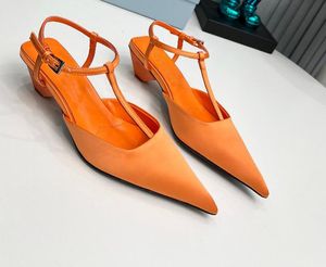 2024 Sommar Nya kvinnor läder sandaler skor utsökta och elegant satin yta läder lila lila grön svart slingback geometri hälfest bröllop lady promenad