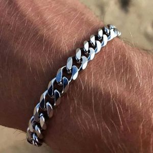 Kette New 5mm klobig Miami Curb Armbänder für Männer Edelstahl Kubaner Link Armband Klassiker Heftiger männlicher Schmuck Y240420