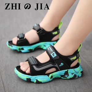 2023 Summer Beach Water Children Sandals Fashion Shoes Lightweight Nonslip Soft Bottom Shading Leather Boys Comfortable 240418