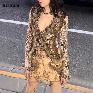 Karrram Японская рубашка Y2K Leoparard Print Vintage Harajuku Fur Shirt Grunge Aesthetics V-образное вырезок нерегулярных блузок Американские ретро 240409