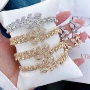 Pulseira 3pcs folhas de luxo zirconia pulseira aberta para mulheres requintadas mocas de casamento jóias de mão nupcial