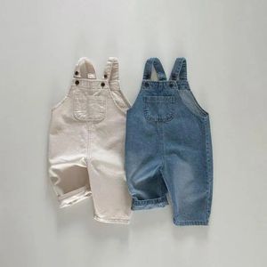 Autumn Girl Baby Denim Overalls Boy Children Solid Casual ärmlösa hängslen Jumpsuit Spädbarn Bomullsbyxor Kid Simple Pants 240507