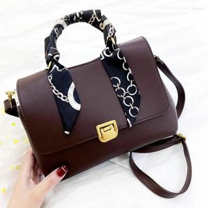 Bolsas de bolsa para mulheres aba Totes de couro macio de cor sólida bolsas de ombro de estilo simples moda crossbody satchel