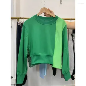 Kvinnors hoodies mode hoodie kontrasterande färg lapptäcke löst och tjock mångsidig kort topp för 2024 vår/sommar
