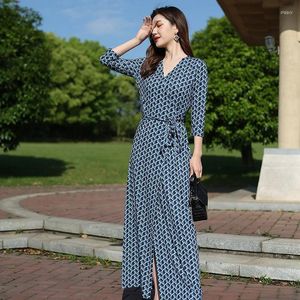 Abiti casual 2024 Summer Wrap Up With Blue Bottom Stampa Celebrity Stile Slim e Long Dress for Women