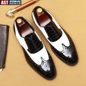 Dress Shoes Handmade Men's Leather Black And White Mixed Color Business Formal Oxford British Style Carved Brogues