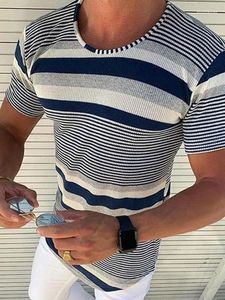 سترات الرجال 2024 صيف ارتداء سولوفر تي شيرت قميص رفيع رفيع الدقة سترة قصيرة الأكمام
