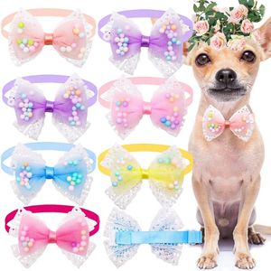 Hundekleidung 50pcs niedliche Spitze Bowtie für kleine Katzenfliegen Krawatten Krawatten Hunde Haustiere Bögen Pfeilzubehör Haustier Vorräte