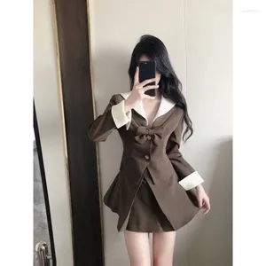 Arbeitskleider Temperament Bow Anzug Frauen unregelmäßiger Rock zweiteilige Set Fashion Reverskontrast Farbe Korean Slim