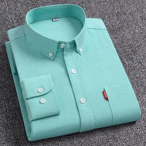 Mens Oxford Camisetas de manga longa 100 cor de algodão Solid Turn Down Collar Fit Regular Men Dousel Cloth Cuidado para o homem 240415