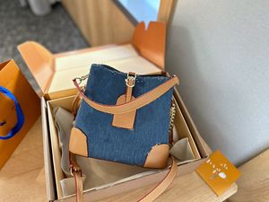 Kvinnors och mäns axelväska Designer Chain Bag Högkvalitativ plånbok Diagonal STRADDLE Väska, vacker väska, storlek: 23 cm.