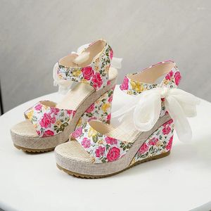 Buty swobodne wiosenne i letnią bohemian moda klin z koronkowym nadrukiem rybnym ustami sandały żeńskie