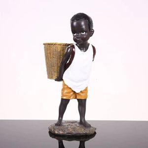 Afrikansk figur Little Boy Tribal Kid Staty Sculpture Art Piece Decor for Home Vase Storage Table Stand Study Room Ornament 240407