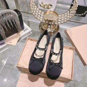 Гуанчжоу оригинальные французские балетные ботинки с бриллиантами Мэрилин с подлинной кожаной подошвой и шелковым луком.