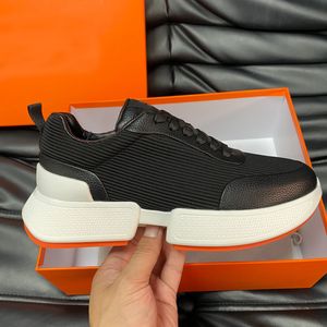 Platform Designer Casual Shoes Men Sports Trainers Top Quality Fashion Plain Toe Rubber Sole Unisex Blended Fabrics Giga Sneakers Comfort Walking Wholesale