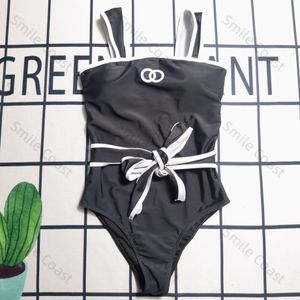 C Sexy Fashion Fashion Ceece Luxury Women's Bikini Bikini Peece Women Beach Swimsuit с купальником с поясом.